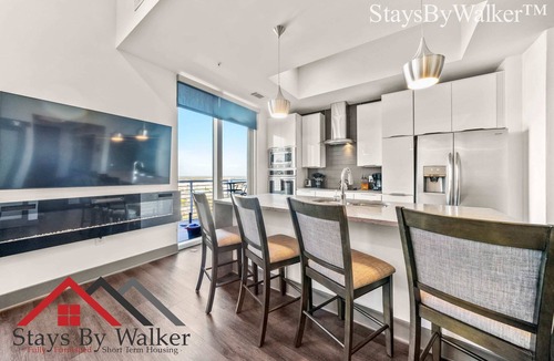 Second Ward Condo | StaysByWalker 3BR Lux Uptown | Spa/Gym/KingBed