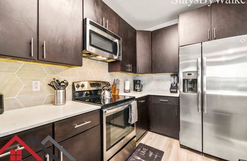 Cherry Condo | StaysByWalker Midtown Studio - Prime Location!