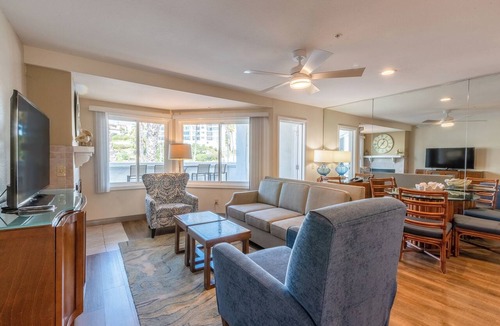 San Clemente Hotel | Steps away from the beach! Fully Equipped Kitchen & Free Parking!