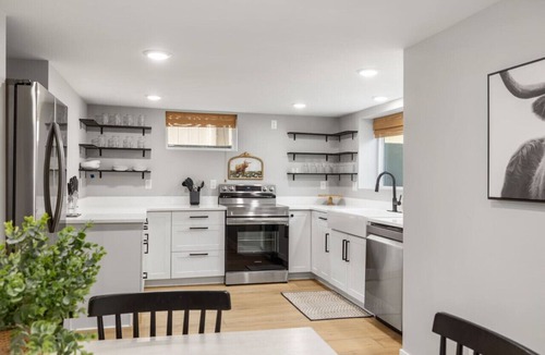 Billings Apartment | Steps to Hospital and MSU-B| Renovated Hospital Retreat