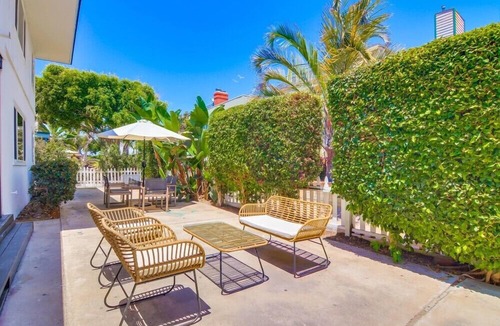 South Mission Beach Condo | Steps to Ocean ☆ Convenient Ground Level ☆ Outdoor Patio