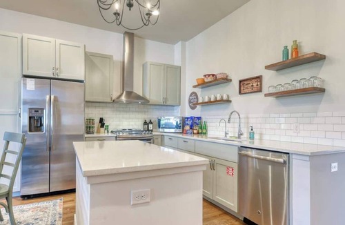 Tobin Hill House | Steps to Pearl - Two Townhomes - Sleeps 22