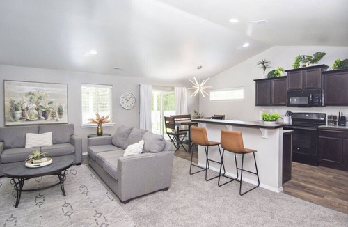 Nampa House | Stoddard Path Home | NNU | Greenbelt | Huge Yard