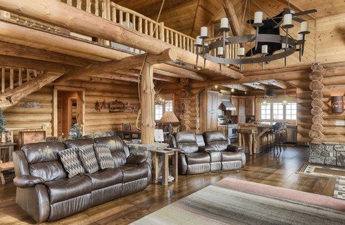 Lead Cabin | Stone Lodge - Large Terry Peak Cabin with panoramic views!
