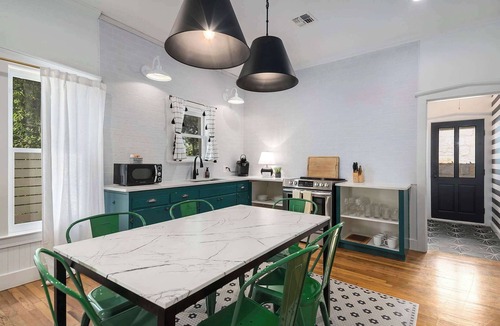 Stonewall House | Stonewall Main Haus - Sleeps 6