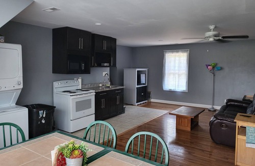 Chesterfield Apartment | Stonewall Manor Cozy 1-bedroom with WiFi and AC on five star horse farm.