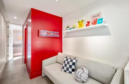 Greater East End House | Strawberry Container at EADO Juicebox