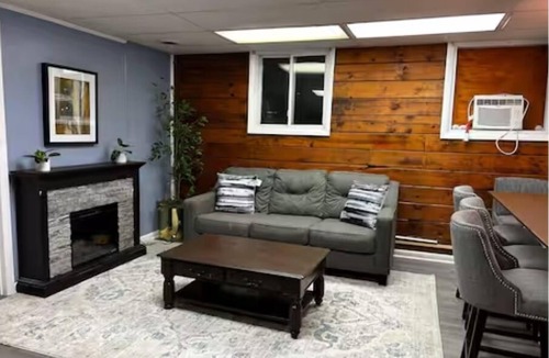 Warfordsburg Cabin | Streamside Haven at 70 Acres Valley Retreat