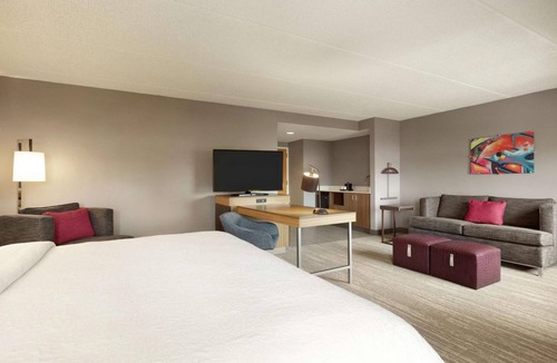 US 290 Hotel | Stress-Free & Pet-Friendly Stay | Perfect for Family Exploring Brookhollow