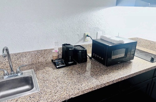 Savannah Hotel | Studio 6 Extended Stay - Savannah, GA - Gateway & I-95