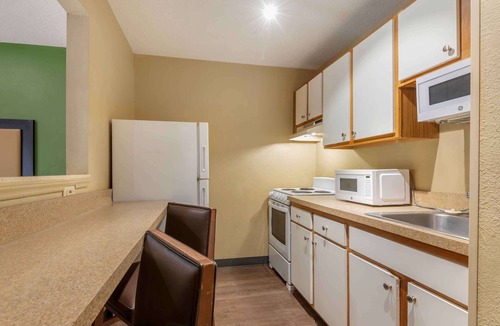 Executive Park Hotel | Studio 6 Suites Charlotte, NC - Tyvola Rd/Executive Park