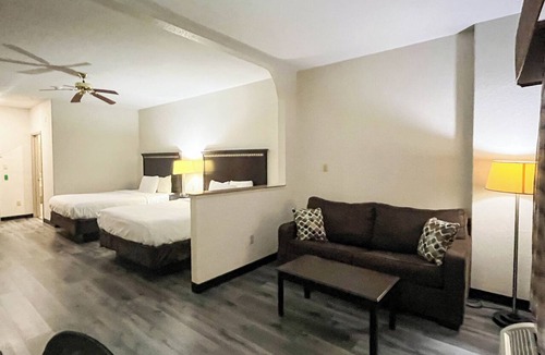 FM 1960 Hotel | Studio 6 Suites Houston, TX - Spring