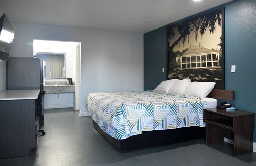 Opelousas Hotel | Studio 6 Suites Opelousas, LA