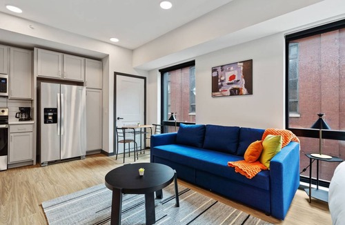 Lockerbie Square Apartment | Studio flat ∙ 4 guests