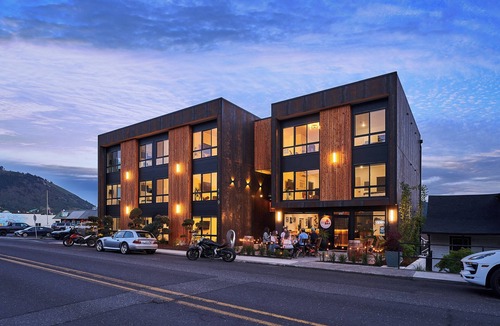 White Salmon Apartment | Studio located downtown White Salmon, Suite 1 at The Iconica