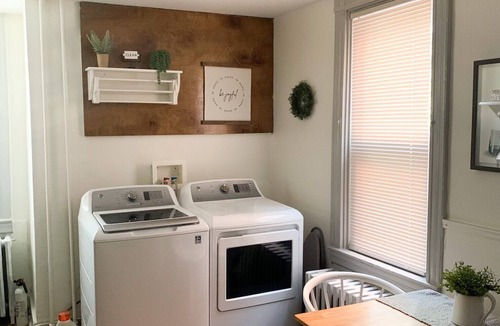 Lancaster House | Studio Style - open space No private bedroom Downtown Lancaster