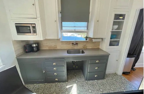 Fort MacArthur Apartment | Studio Suite Beachside! Parking. Laundry! Bay View