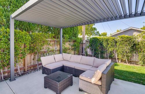 Burbank House | Studio Tours & Universal Fun! Burbank Family Home