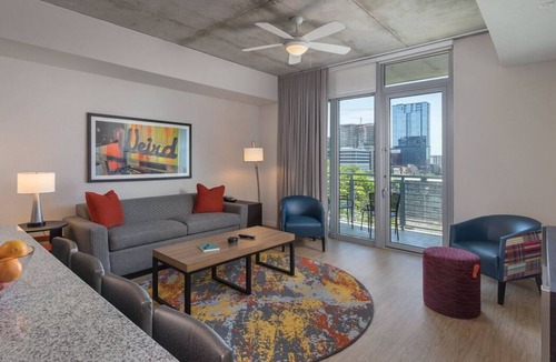 West End Condo | Studio unit/Austin - Full Kitchen, W/D, Rooftop Pool, & More!