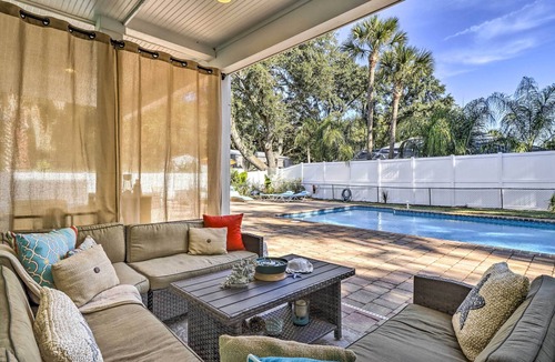 Northside Apartment | Studio w/Pool & Gas Grill < 1 Mi to River