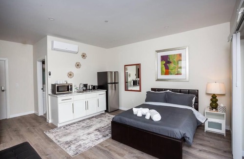 Bankers Hill Apartment | Studio with Beautiful View next to Downtown
