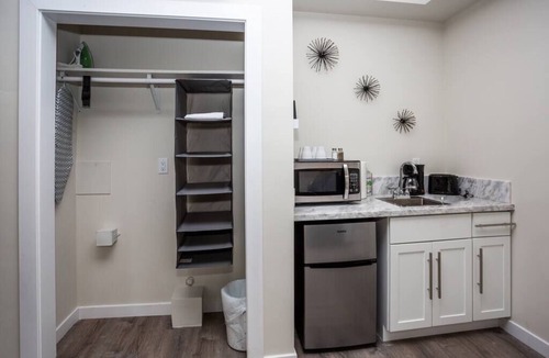 Bankers Hill Apartment | Studio with Large Balcony- San Diego Gateway