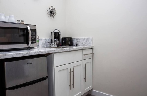 Bankers Hill Apartment | Studio with Large Balcony- San Diego Gateway
