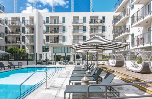 Wilshire Apartment | Stunning 1BR Near Staples Center w/ Many Amenities