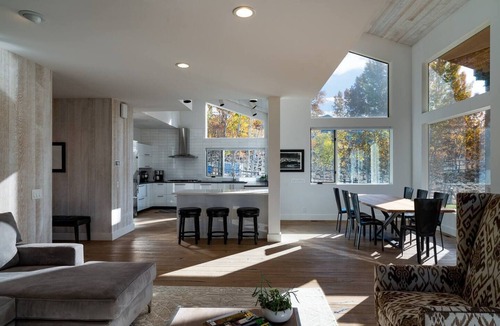 Elkhorn Village House | Stunning Elkhorn Retreat
