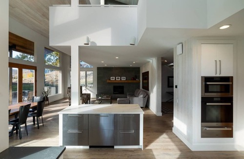 Elkhorn Village House | Stunning Elkhorn Retreat