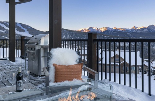 Spanish Peaks House | Stunning Luxury Home in Spanish Peaks Mountain Club, Yellowstone, Big Sky