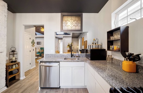 South Louisville House | Stunning Newly Renovated 3BD Loft By Churchill