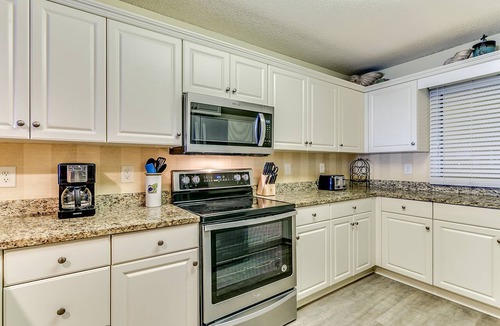 Myrtle Beach Condo | 🏖️Stunning Ocean Views | Pools + Hot Tub | The Island 910/920🏖️