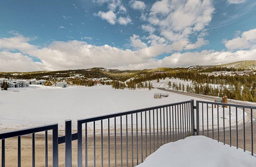 Big Horn House | Stunning ski-in/ski-out townhome with a private indoor hot tub