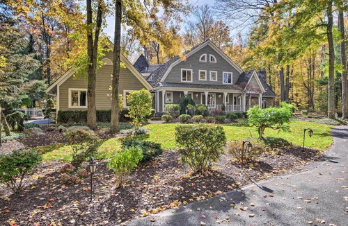 Solon House | Stunning Solon Getaway ~ 20 Mi to Cleveland!