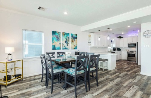 Freeport House | Stunning Surfside Beachfront Home for Families