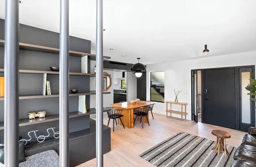 Elysian Heights Apartment | Stylish 1-Bedroom Apartment in Amazing Los Angeles with Balcony