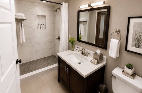 Greater East End Apartment | Stylish 1BR Full Kitchen Walkable Location Free Parking Apt A