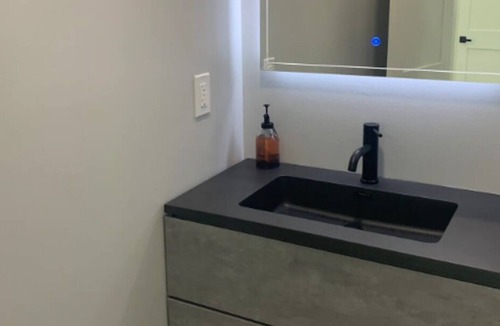 Kingman Park House | *Stylish 2-bd house w parking close to H St*