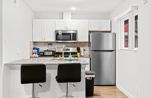 Highland Apartment | Stylish 2BR in Highland Austin TX 2382