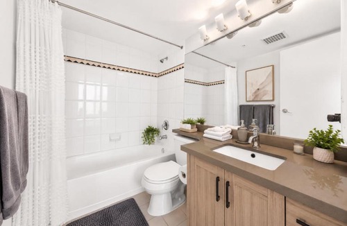 Yaletown Apartment | Stylish 2BR Steps from Vibrant Yaletown
