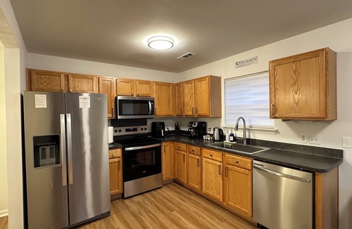 Shannon Park House | “Stylish 3BR Near NoDa w/Outdoor Lounge"
