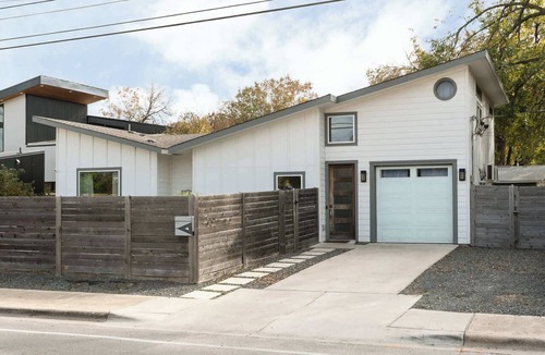 Govalle House | Stylish 4BR Home w Pool & Hot Tub near Downtown