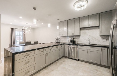 Spring Branch East House | Stylish and cozy~ springbranch.