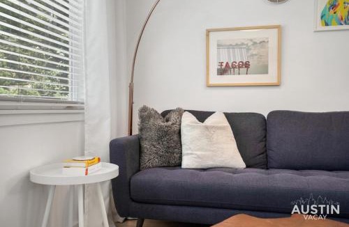 North University Apartment | Stylish Austin Retreat w Luxurious King Bed and WD