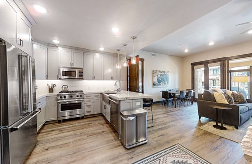 Park City Condo | Stylish Blackstone Retreat | Heated Pool & Hot Tub | Walk to Cabriolet Lift