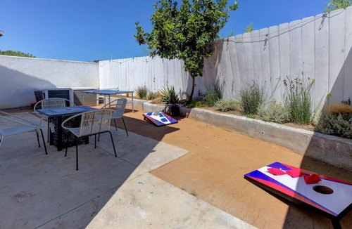 North Redondo House | Stylish & Cozy | Mins to Beach | Theater | Hot Tub