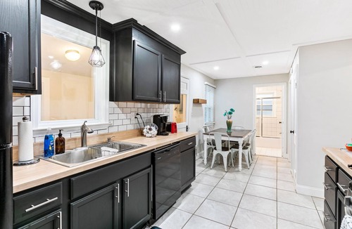 Livonia House | Stylish, Cute & Homey Livonia Getaway
