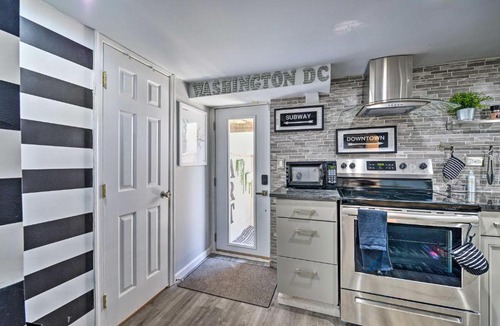 Michigan Park Apartment | Stylish DC Studio ~ 5 Mi to National Mall!