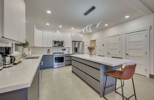 Everett House | Stylish Everett Home w/Green Belt!